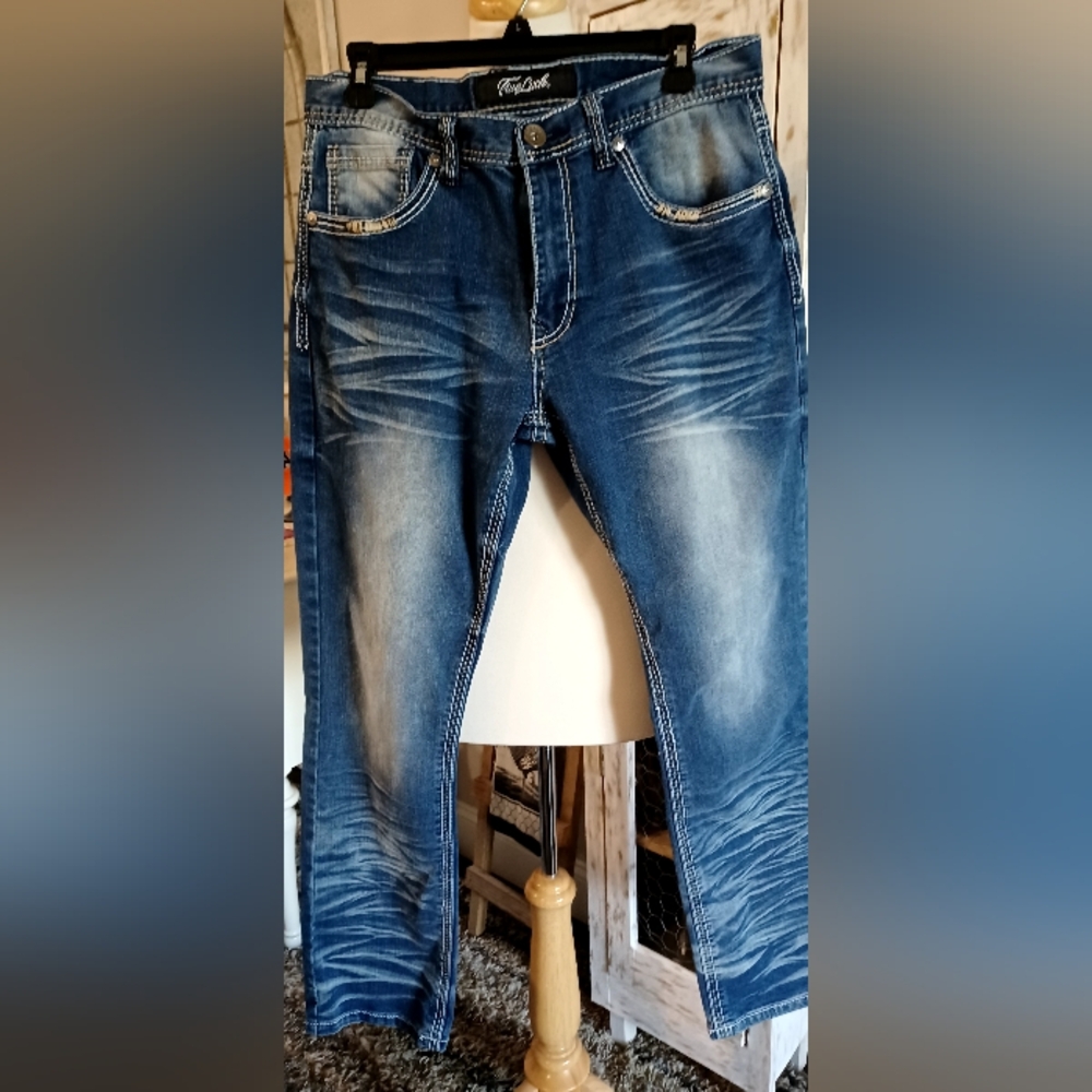 Mens True Luck Brand Distressed Jeans. Tag says 34 x 32. They are 34 x 30.